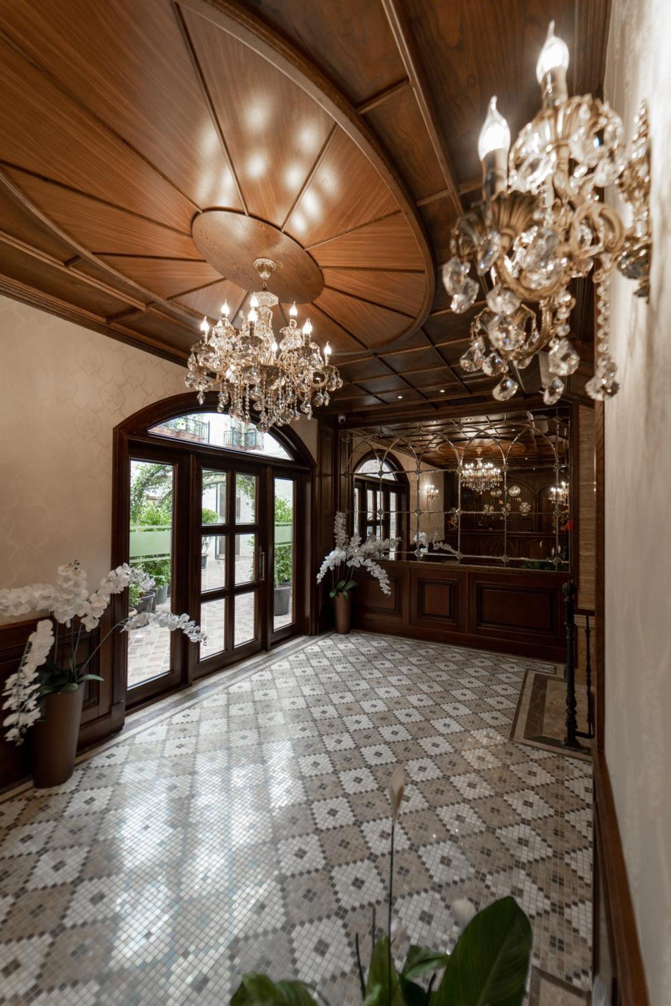 Midway Baku Hotel ภายนอก รูปภาพ