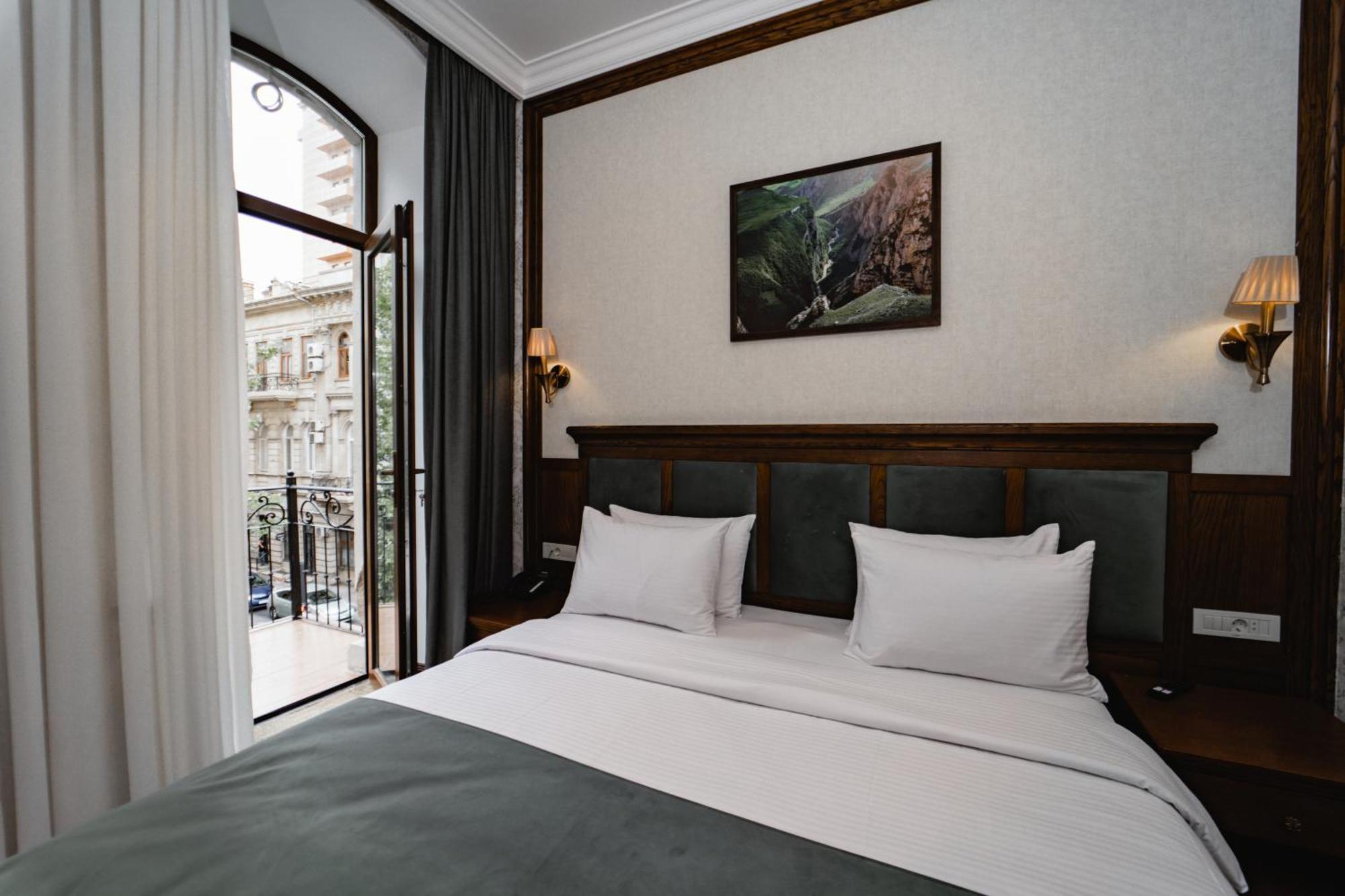 Midway Baku Hotel ภายนอก รูปภาพ