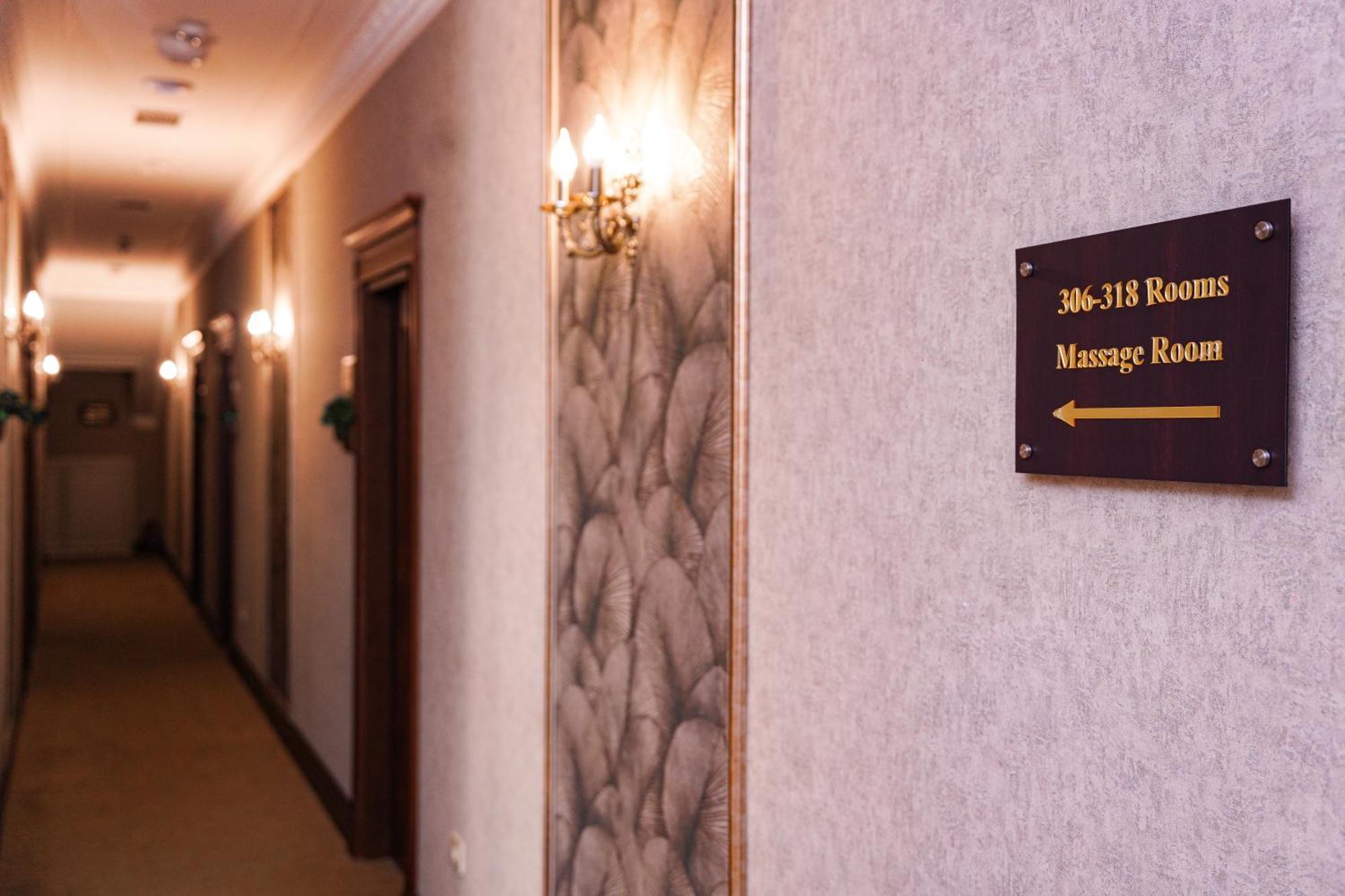 Midway Baku Hotel ภายนอก รูปภาพ