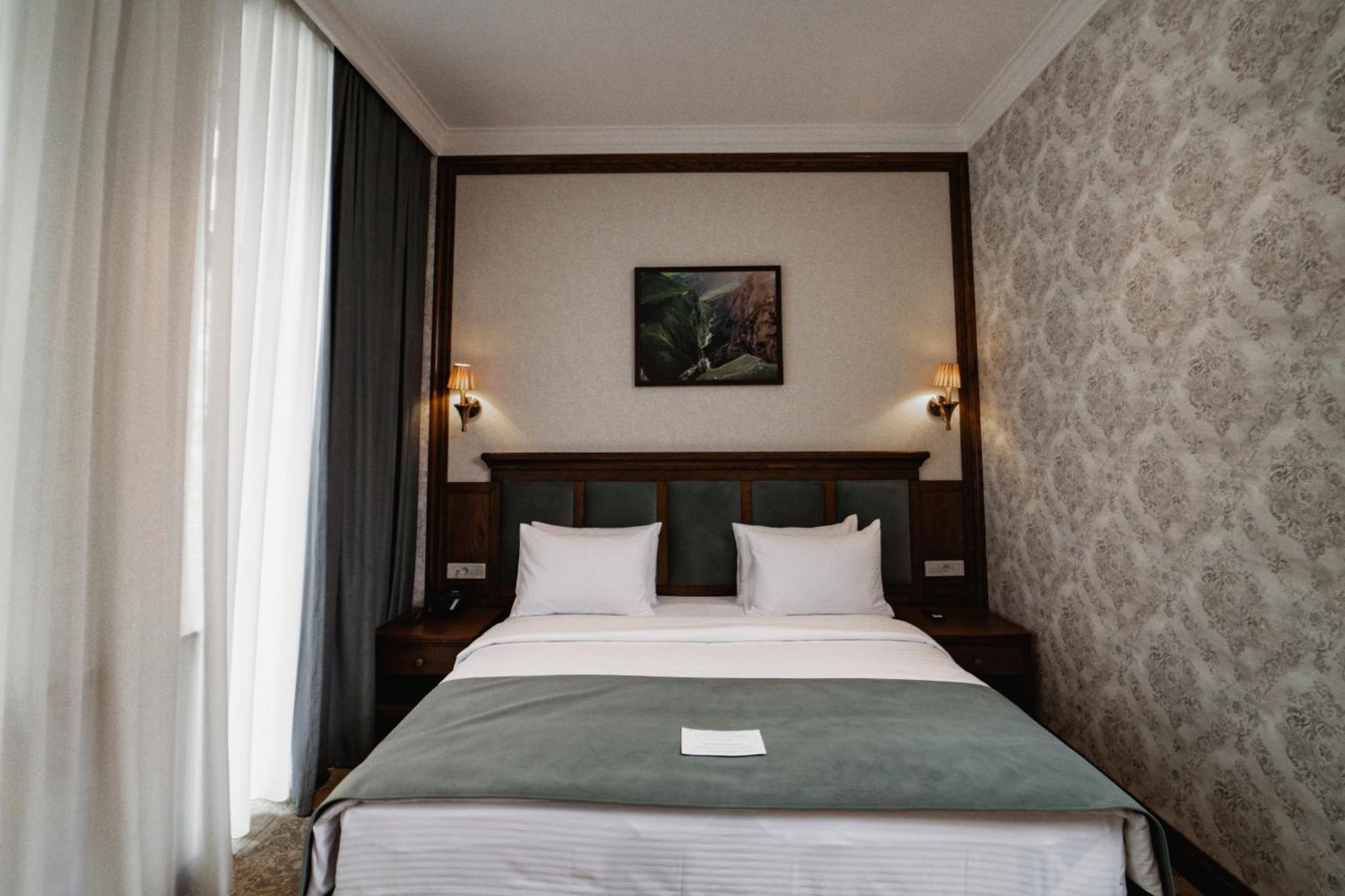 Midway Baku Hotel ภายนอก รูปภาพ