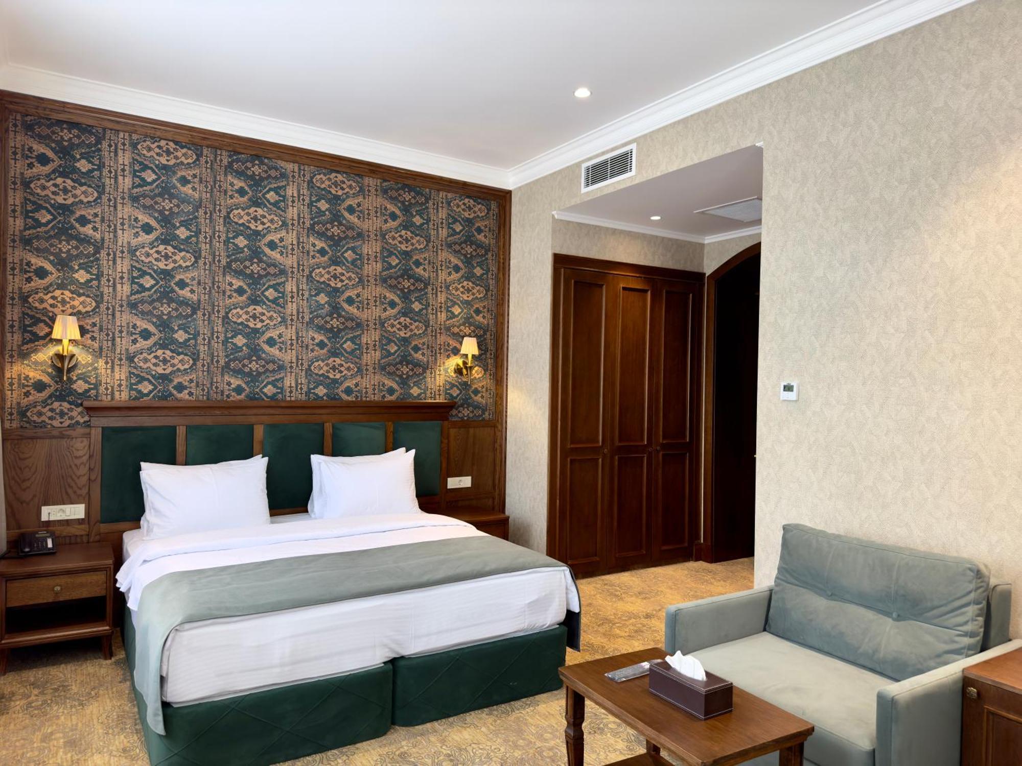 Midway Baku Hotel ภายนอก รูปภาพ