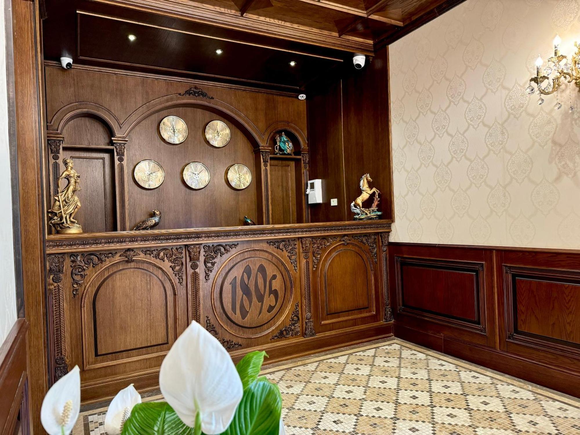 Midway Baku Hotel ภายนอก รูปภาพ