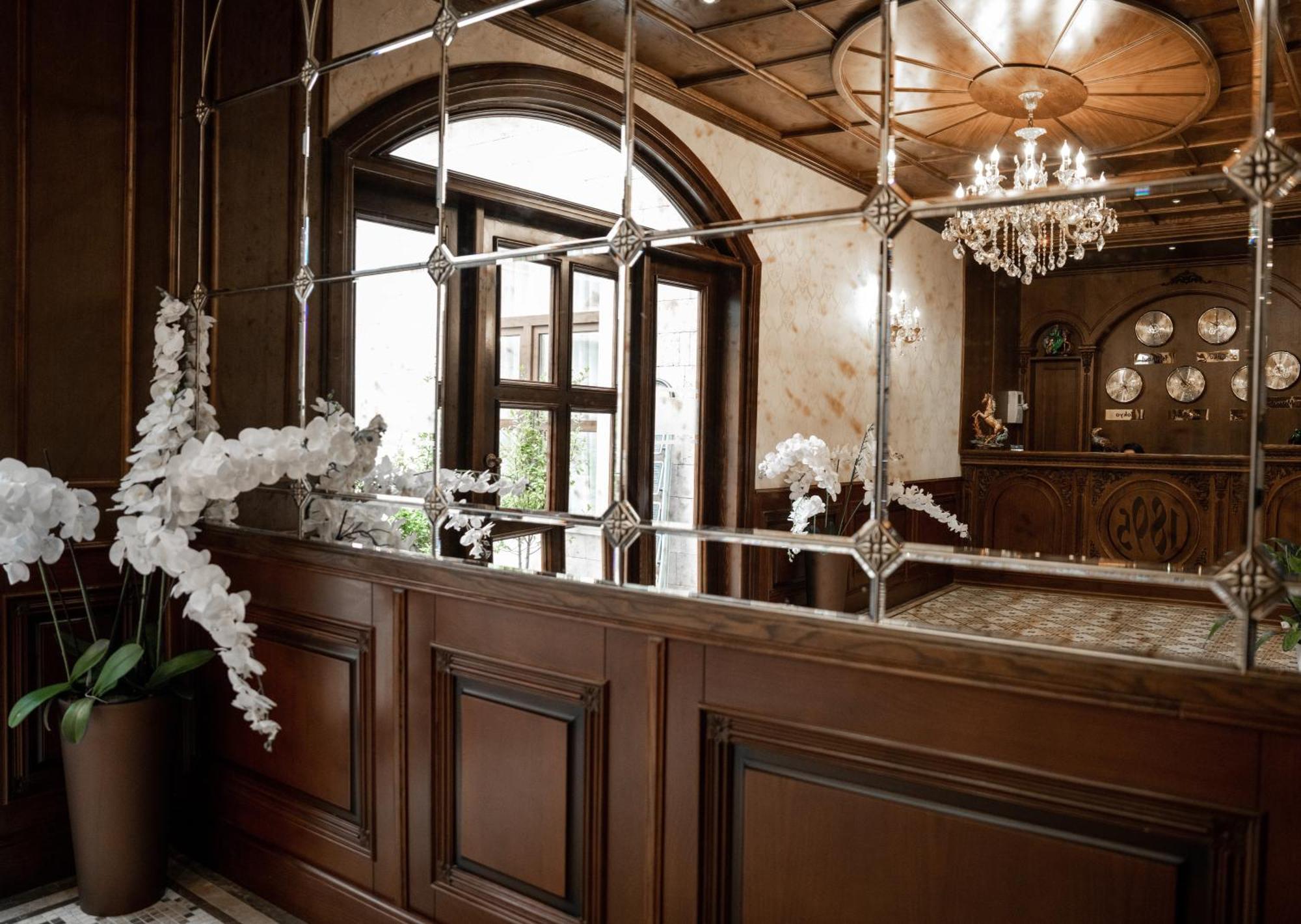 Midway Baku Hotel ภายนอก รูปภาพ