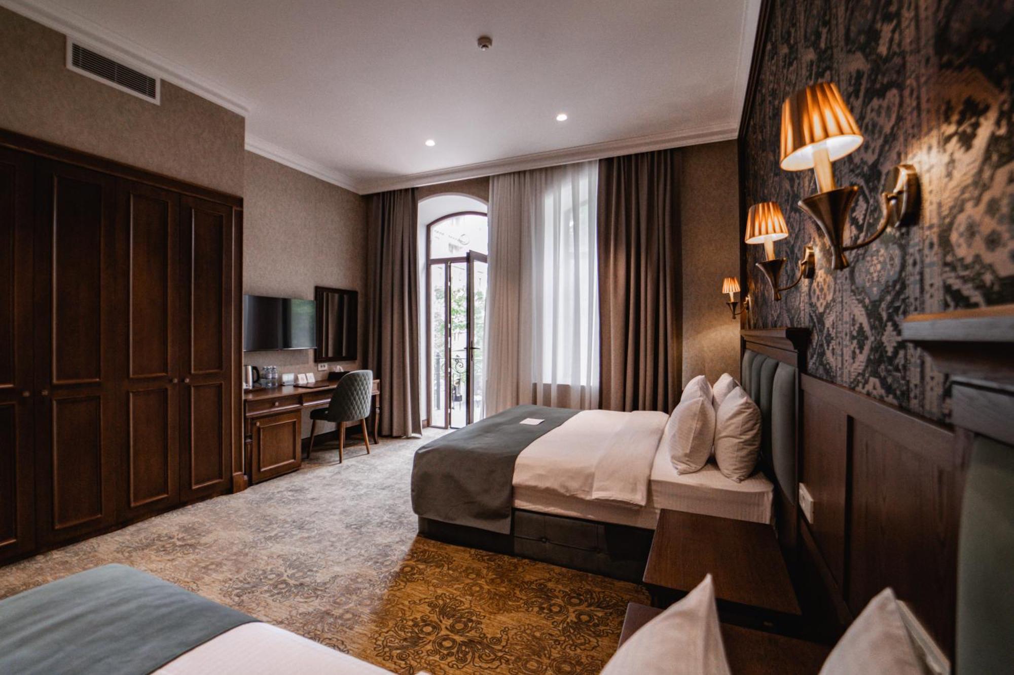 Midway Baku Hotel ภายนอก รูปภาพ