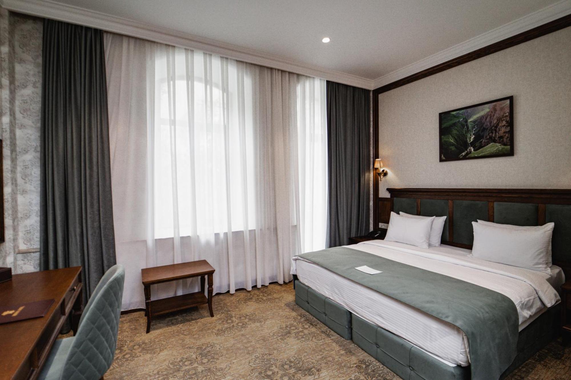 Midway Baku Hotel ภายนอก รูปภาพ