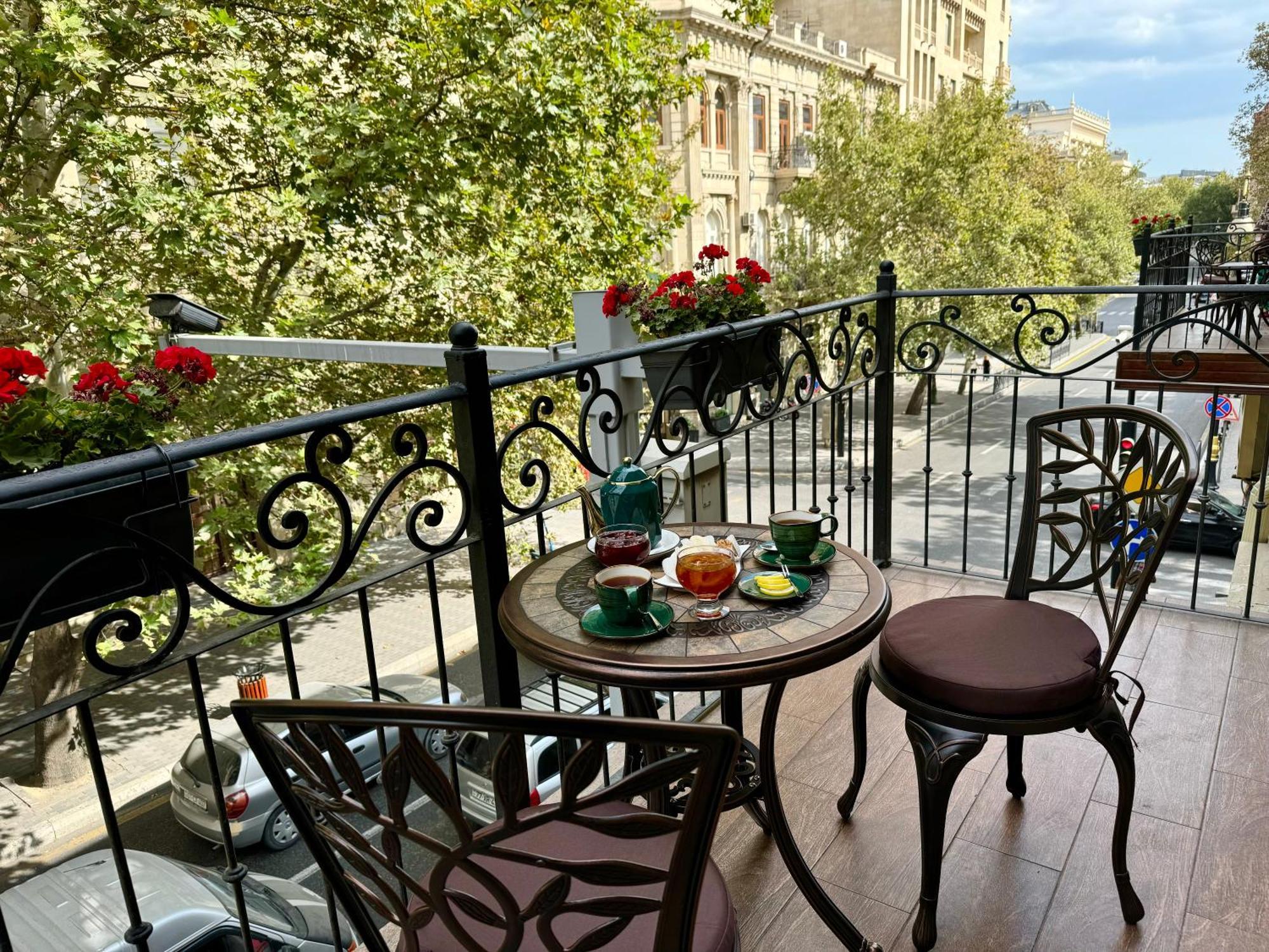 Midway Baku Hotel ภายนอก รูปภาพ